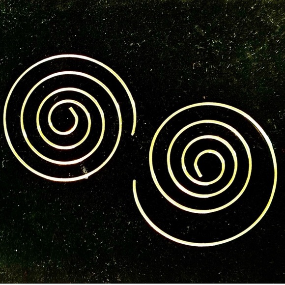 NWT Spiral Round Earrings - Picture 6 of 6